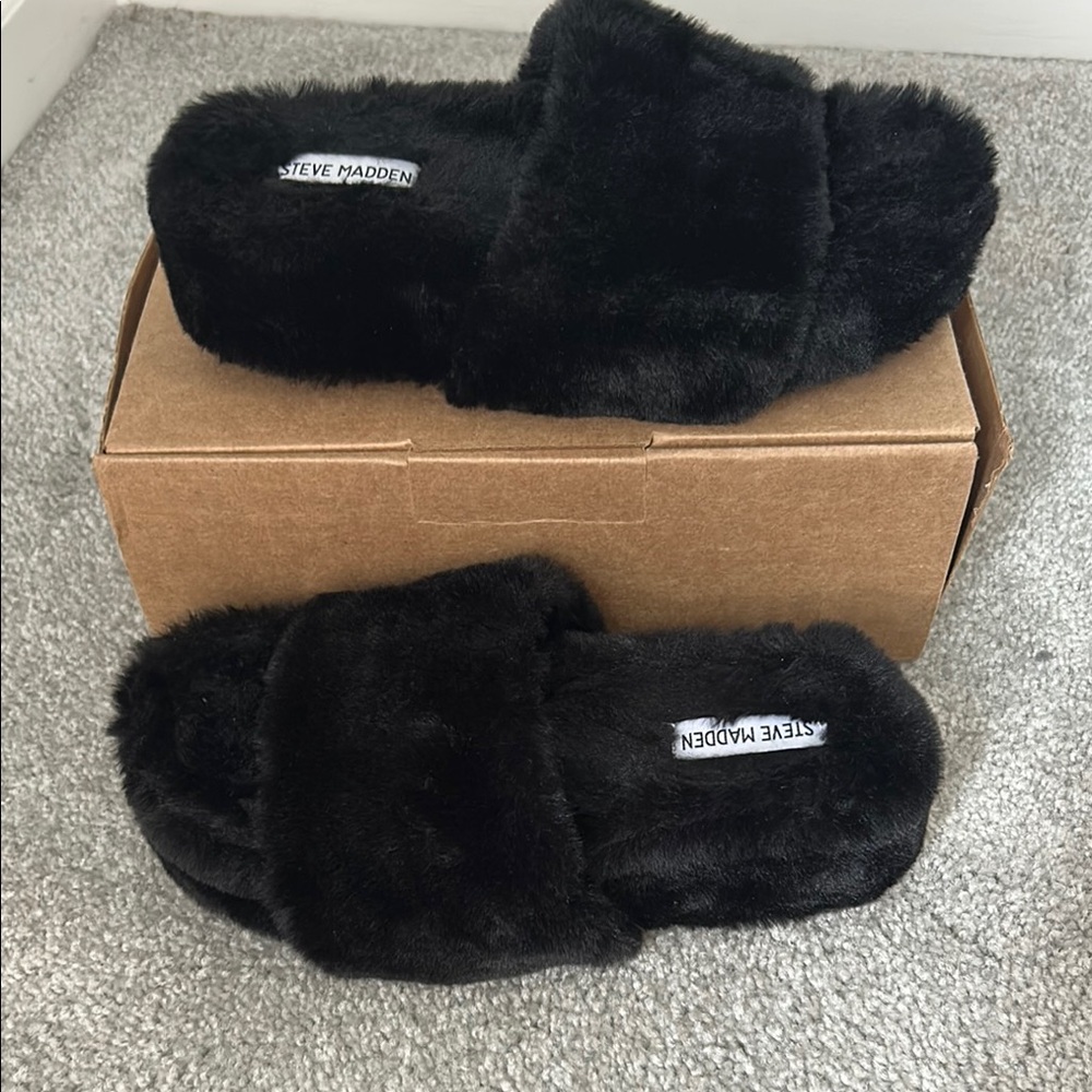 Steve Madden Women’s Black Fuzzy Slide Platforms